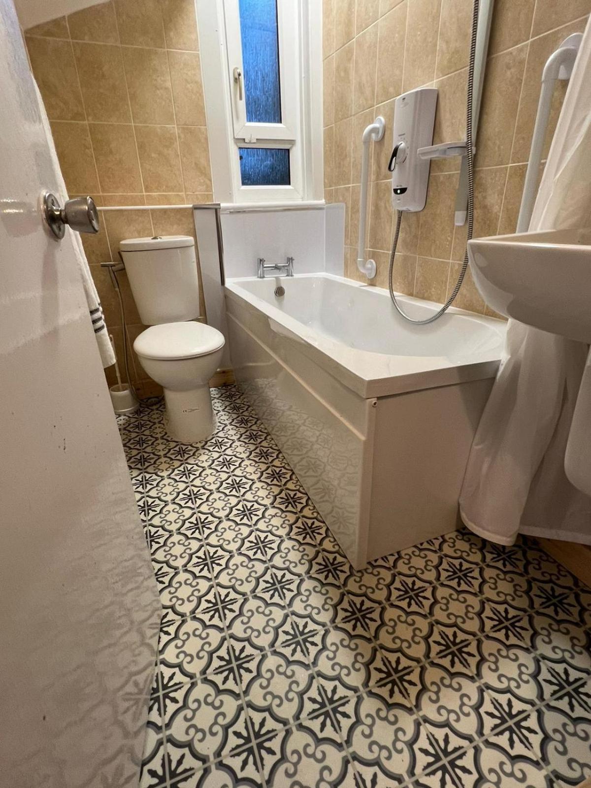 Archillects Entire Two Bedroom Comfy House - Free Parking Glasgow Exterior foto