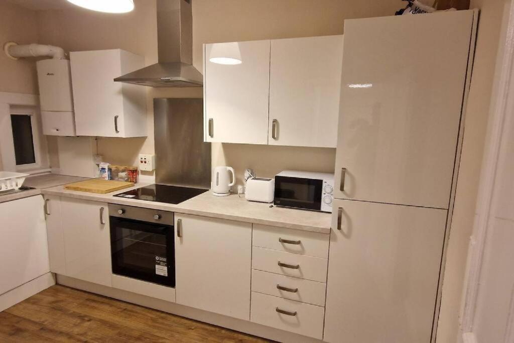 Archillects Entire Two Bedroom Comfy House - Free Parking Glasgow Exterior foto